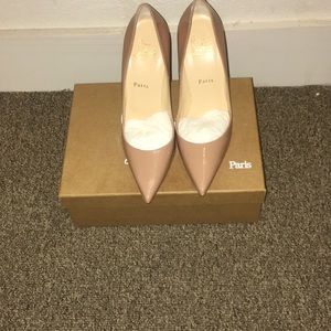 Christian louboutin Women Size 40. Nude color